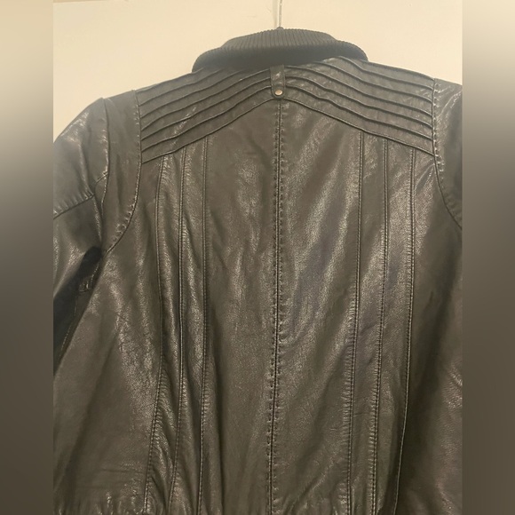 Leather jacket - Picture 7 of 8